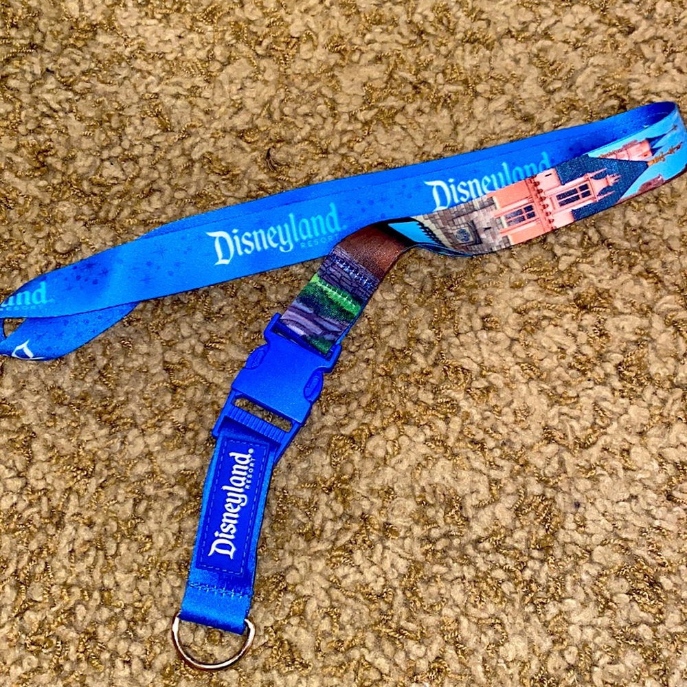 Disneyland Lanyard for Pin Trading - New never used - Disney Castle Lanyard